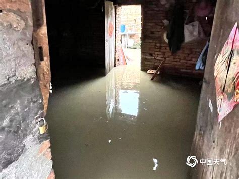 富川遭遇大暴雨袭击 导致道路被淹房屋进水-广西高清图片-中国天气网