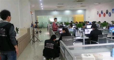 重庆人文科技学院：沉浸式体验“一站式”学生社区服务报到