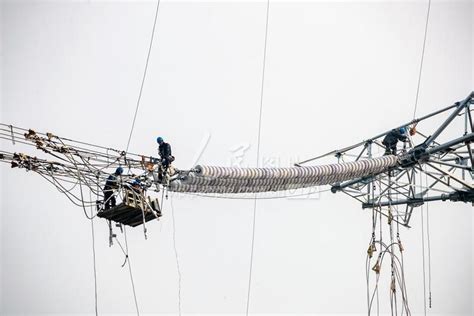 浦城首条防雷线路架设成功 村民用电更加安全可靠