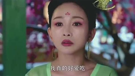 女特工穿越到古代丑妃身上，凭借现代知识变成京城第一美女_腾讯视频