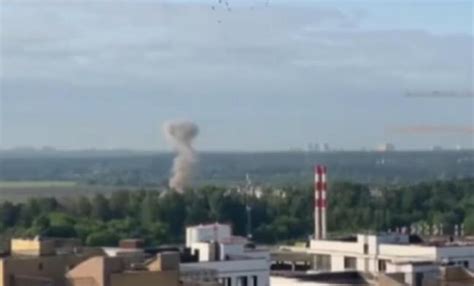 俄罗斯首都莫斯科遭无人机袭击 导致数栋建筑受到轻微损坏_军事频道_中华网