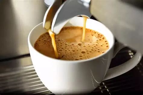 慢病界-长期喝咖啡，是保护健康还是心血管祸根？哪些人不能喝太多？