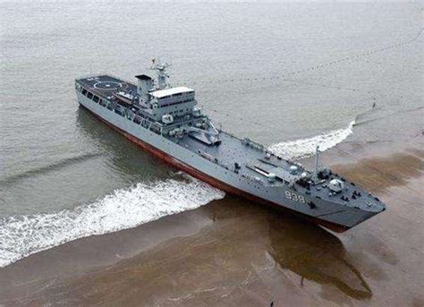 西北风级攻击舰，最大排水量2.15万吨，满足法国海军远洋投射!|两栖攻击舰|直升机|“西北风”级_新浪新闻