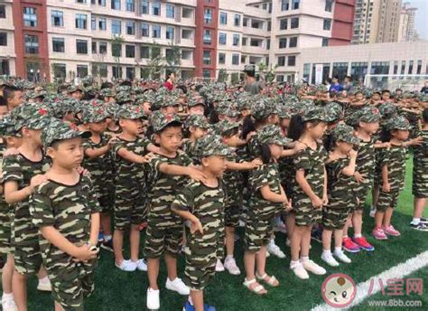 致敬中国军人丨孩子，我们的岁月静好，因为有他们在负重前行！__教育分享__睿丁教育—阅世界 · 育未来