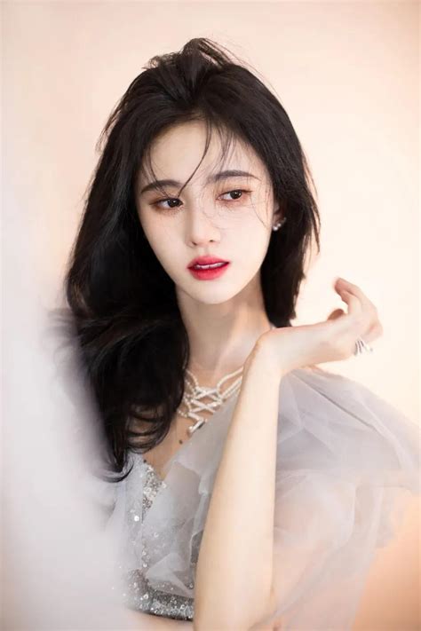 鞠婧祎证件照图片