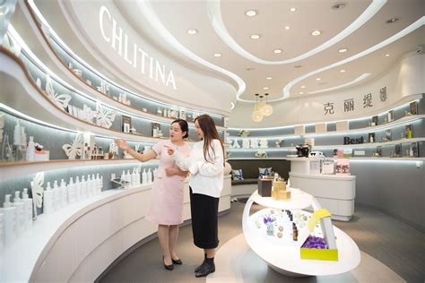 低调的实力派：克丽缇娜聚焦产品的三十年-国内-CBO-在这里，交互全球美妆新商业价值