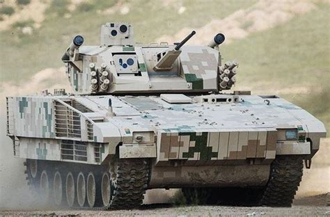 中国最新VN12步兵战车，机器人造出来的？|机器人|步兵战车|主动轮_新浪新闻