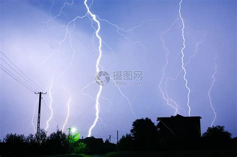 波兰中部的雷暴高清图片下载-正版图片504770406-摄图网