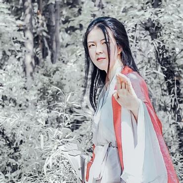 冰和雪的古风头像女生