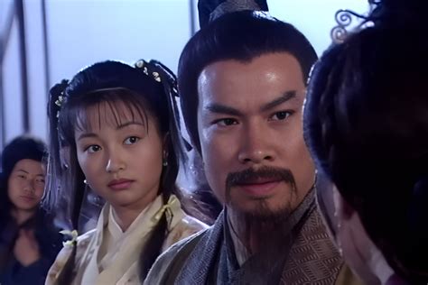 《神雕侠侣》中的郭靖和天龙后期的萧峰，究竟谁的武功高？