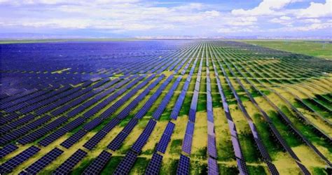 青海建成两个千万千瓦级可再生能源基地