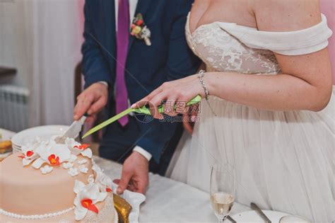 漂亮的婚礼蛋糕图片-豪华的婚礼蛋糕素材-高清图片-摄影照片-寻图免费打包下载