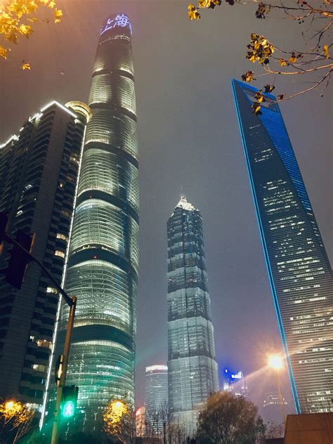 浦东的高楼有哪些,浦东三大高楼的绰号,上海三大高楼都叫什么_大山谷图库