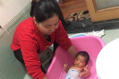 遇见杭州专业月嫂，废柴妈咪也开始开窍了|宝宝|照顾宝宝|阿姨_新浪新闻