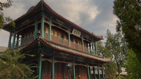 华清宫（华清池 • 骊山）景区位于西安城东30公里