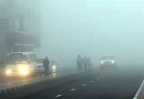 干旱的阿联酋下暴雨采油一度停业，外媒：全球变暖或是主因_伊拉_地区_沙迦和
