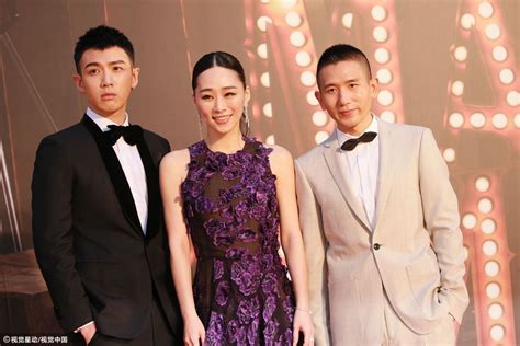 香港金像奖红毯男星：看谁穿西装最型_娱乐_环球网