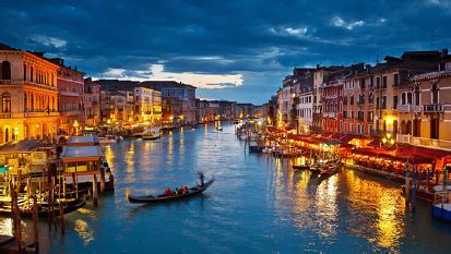 威尼斯美妙的夜晚 ☾ ，既美丽又梦幻！