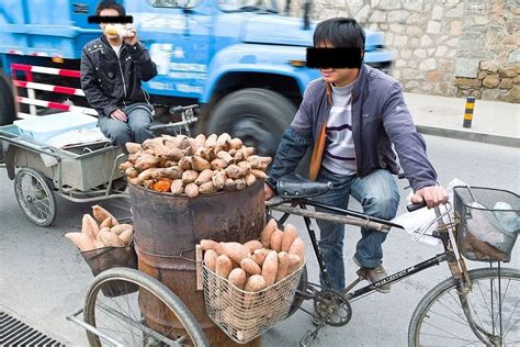 90岁老人卖红薯15年 练摊健身是长寿秘籍_中老年之家-国内大型中老年门户网站 ZLNZJ.com