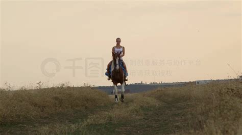 【草原骑手摄影图片】草原纪实摄影_太平洋电脑网摄影部落