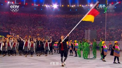 里约奥运运动员入场仪式开始 中国队第45个出场_凤凰资讯