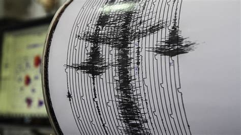 На границе Китая и Киргизии зафиксировали землетрясение магнитудой 5,6