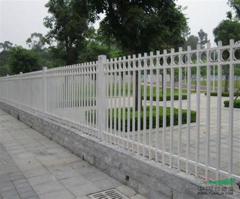 厂家*山西花坛护栏 花园围栏 花池PVC塑钢护栏 随时发货_护栏/围栏/栏杆_第一枪