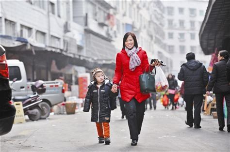 留守儿童之家：爸妈不回家过年 代理家长温暖孩子心(图)_重庆频道_凤凰网