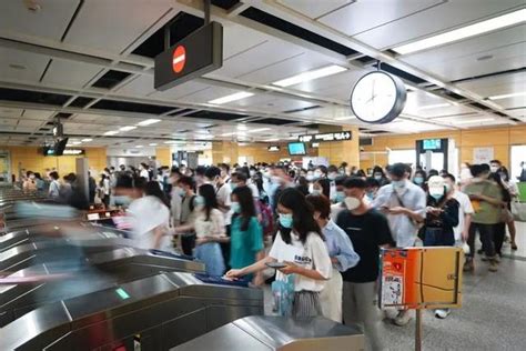 早高峰广州地铁限流，你准时上班了吗？__凤凰网