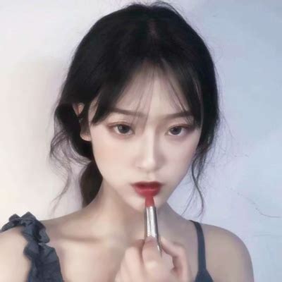 女生正脸头像图片