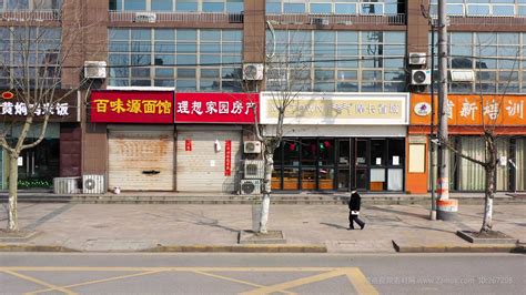 记者现场直击，上海被列为中风险地区的这家奶茶店已封闭管理_围观_澎湃新闻-The Paper