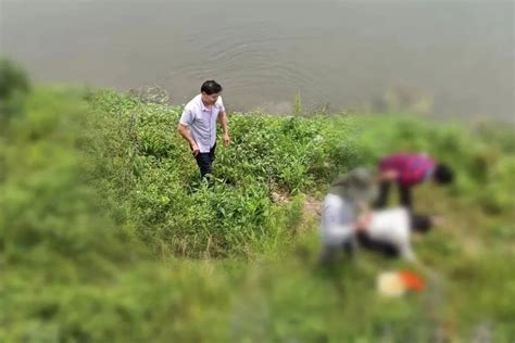 他扎进汨罗江，她终于得救了……-平江县政府网