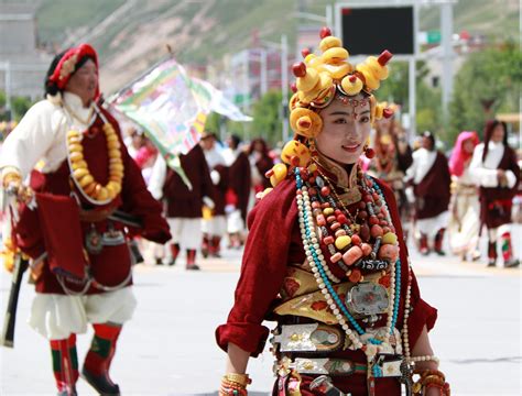 人民网、康巴卫视报道我校帮扶单位若尔盖县求吉乡麻藏村-四川工程职业技术学院