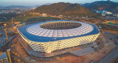 海南三亚国际体育产业园体育场项目屋面系统完工_海口网