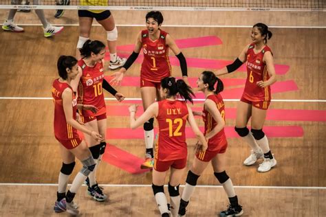 刚刚！中国女排3比2击败巴西队，收获世界女排联赛开门红_手机新浪网