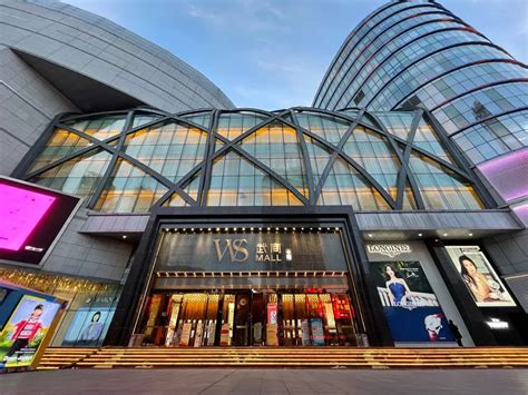 武汉中心百货大楼跨年裸眼3D光影秀