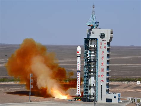这是中国今年的首次卫星发射_新浪图集_新浪网
