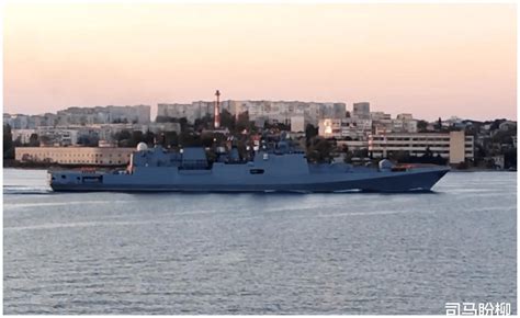 快讯！俄媒：俄国防部称，乌再次对俄海军舰艇发动无人艇袭击，被击沉