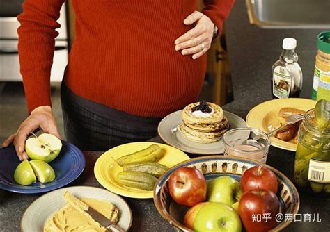 孕期水果直接吃好还是榨果汁好 孕妇如何吃水果更营养健康 _八宝网