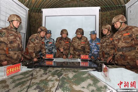 中国军队首次举行实兵对抗综合卫勤保障演习[组图]_图片中国_中国网