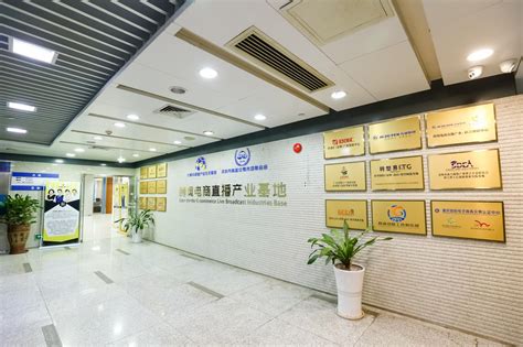 先睹为快！锦州滨海电商基地倾情打造“滨海锦州文化长廊”