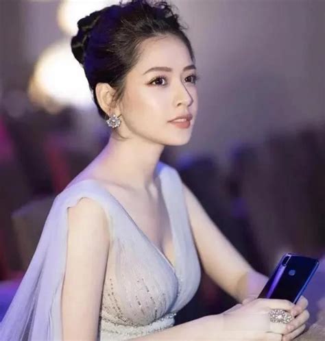 新晋越南第一美女Nguyen！ 高颜值曲线有型，撞脸国内女明星|越南|礼服|美女_新浪新闻