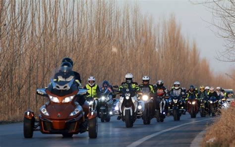 100多名摩托车爱好者酒仙湖环湖骑行-新闻内容-攸县新闻网
