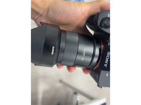 出乎意料：索尼FE 35mm F1.8 全画幅广角定焦镜头点评么样？性能优缺点内幕 - 好奇实测