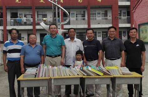 图书馆等单位赴临泉县杨小村开展扶贫、捐书活动-新闻网