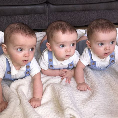 英国一位妈妈晒同卵三胞胎 概率为两亿分之一[组图]_图片中国_中国网