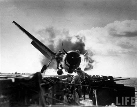 日军32架神风机出击硫磺岛，击沉重创美军航母各一艘，伤亡比超过1：10_凤凰网历史_凤凰网