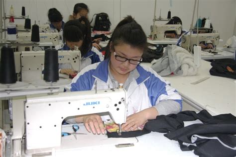 杭州服装设计师培训业余班培训课程-杭州服装手绘培训-CFW服装教培网