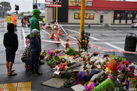 新西兰民众用毛利人舞蹈向枪案遇害者表达哀悼(含视频)_手机新浪网