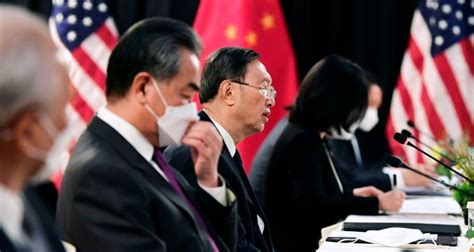 刚刚，中美高层会晤现罕见一幕，中国的强硬透露了什么信号？
